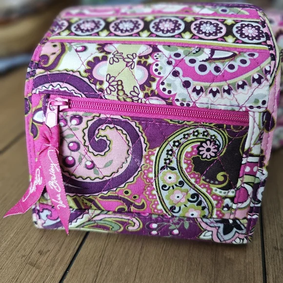 Vera Bradley "Frannie" bag and matching wallet in "Very Berry Paisley" print - Picture 12 of 13